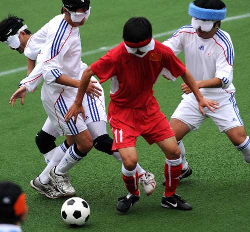  p>中国盲人足球队,2006年建队,2008年获得北京残奥会亚军,2010年在 a