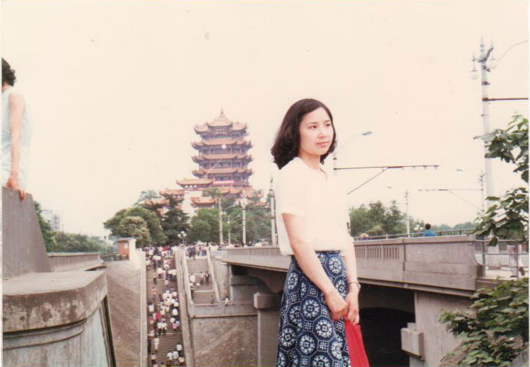  p data-id="gnwhfdc2p2">路洁,女,1958年生,主任中医师.