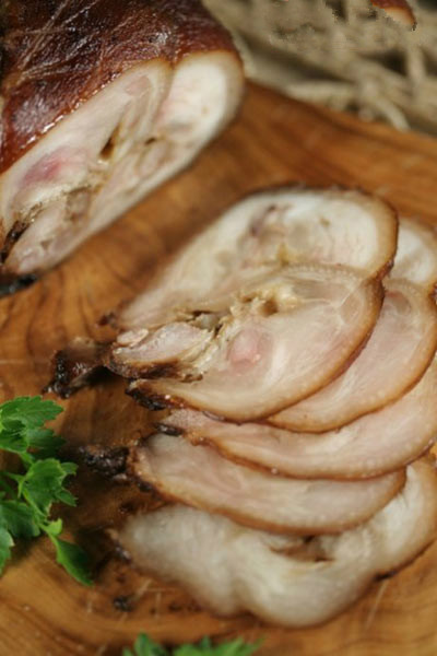  p data-id="gn3fq5ono6">荷叶馒头夹肘子肉,是一道普通的家常菜.