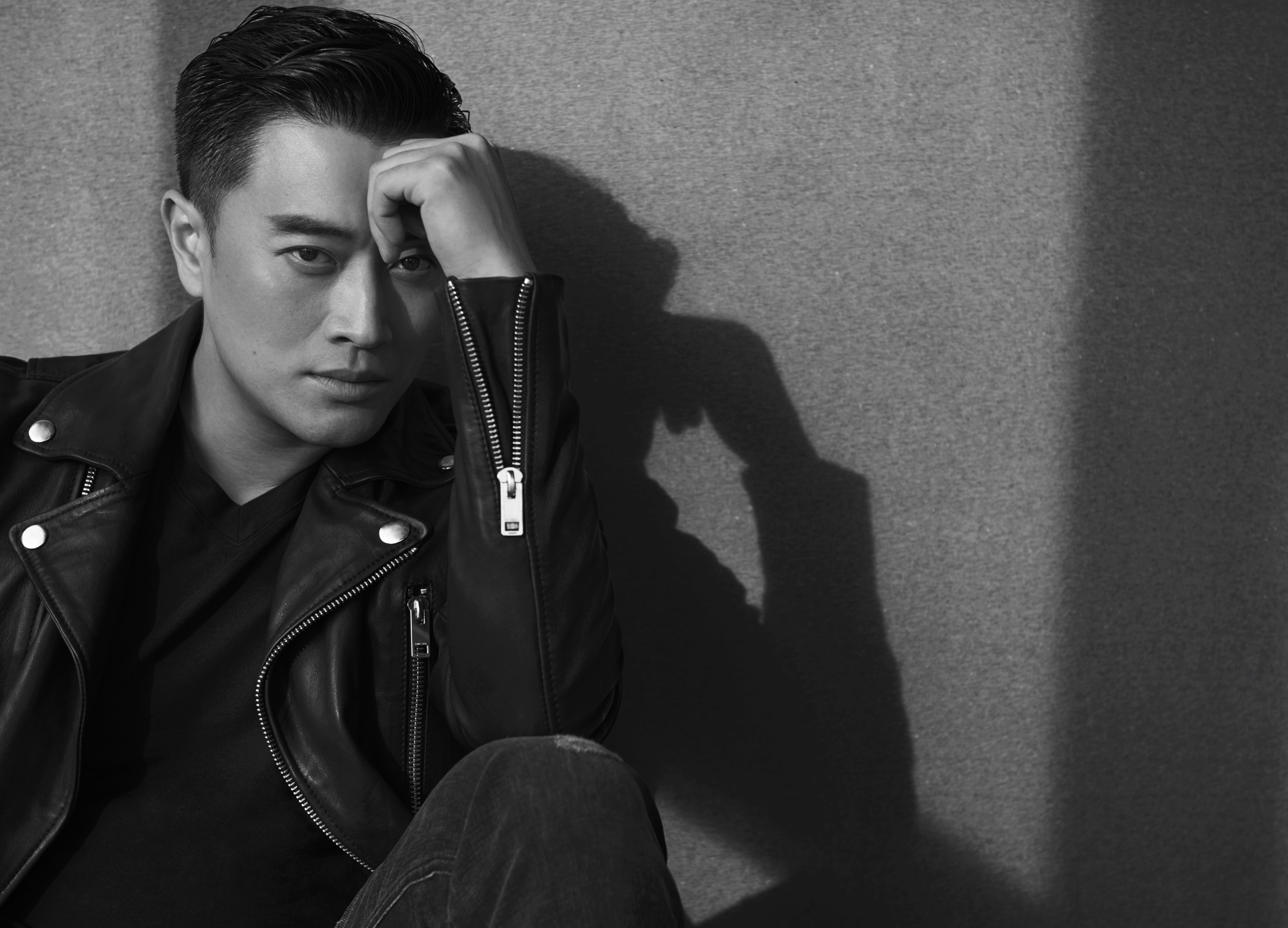  p data-id="gnt13rghpt">蒋毅,出生于浙江省湖州市,中国内地影视男