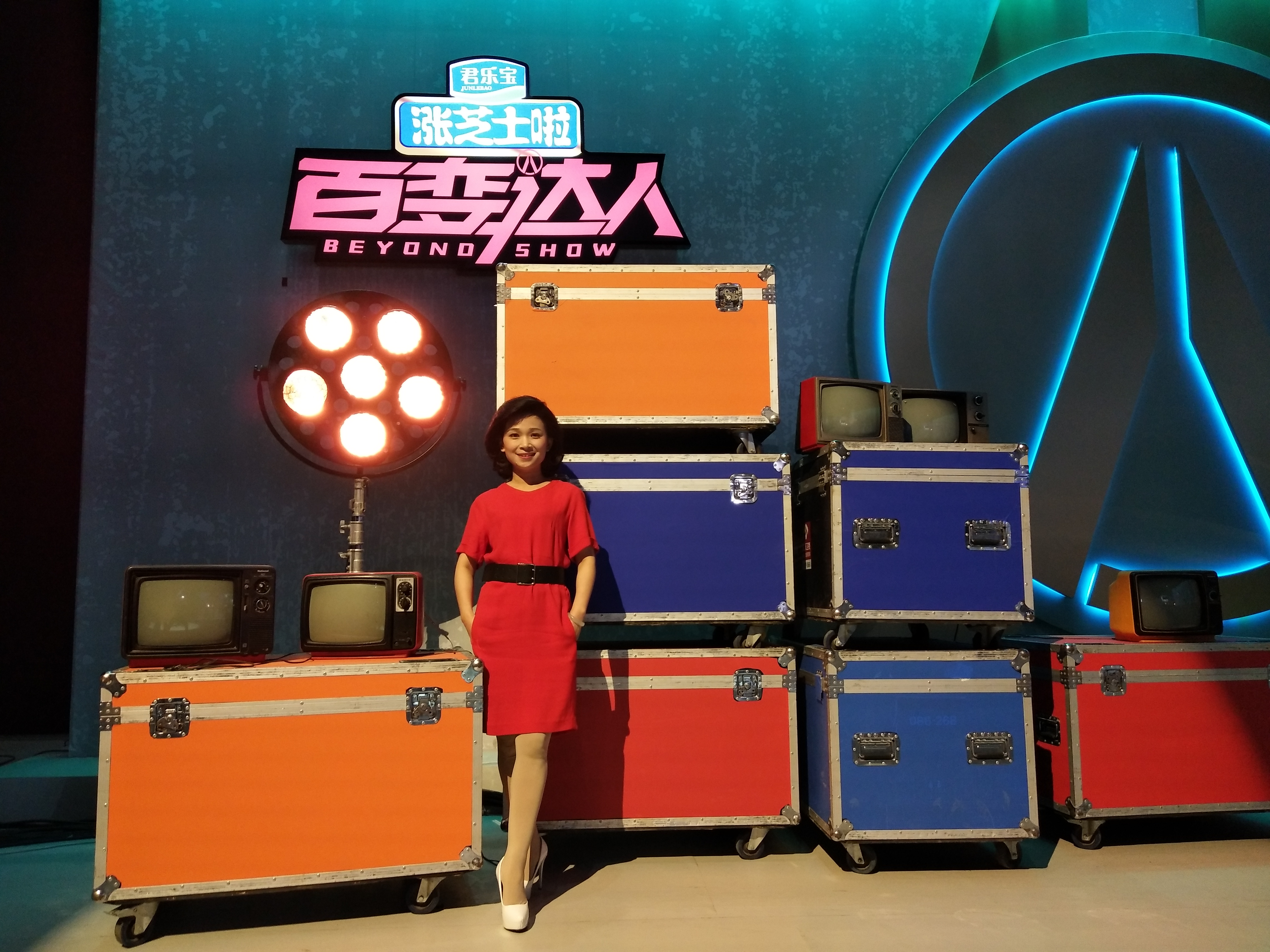  p>梁媛,流行乐女歌手.