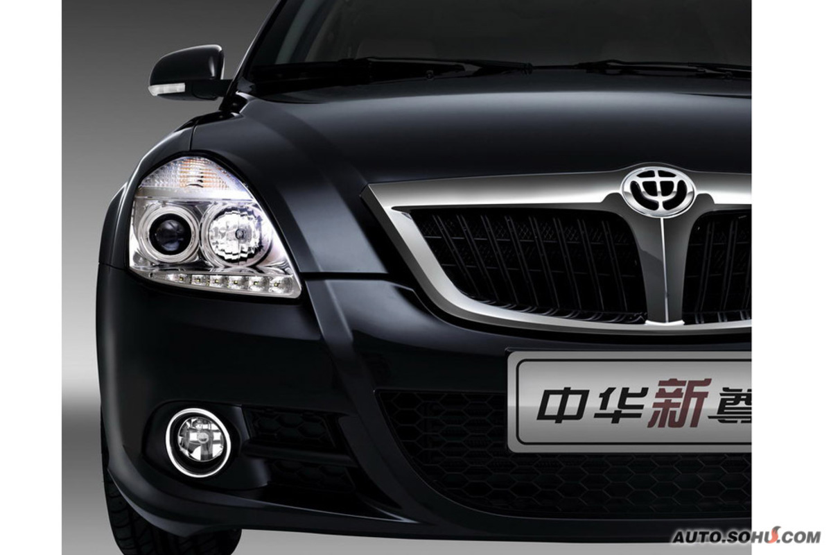  p>2004年12月15日,由华晨中华汽车有限公司全力打造的"尊驰"系列轿车