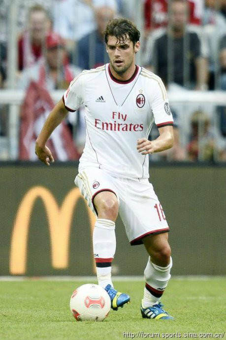  p>安德雷亚·波利(andrea poli),1989年9月29日意大利足球运动员,司