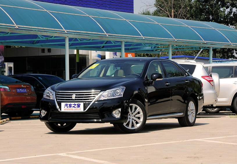 2012款皇冠 v6 2.5 royal saloon尊贵版