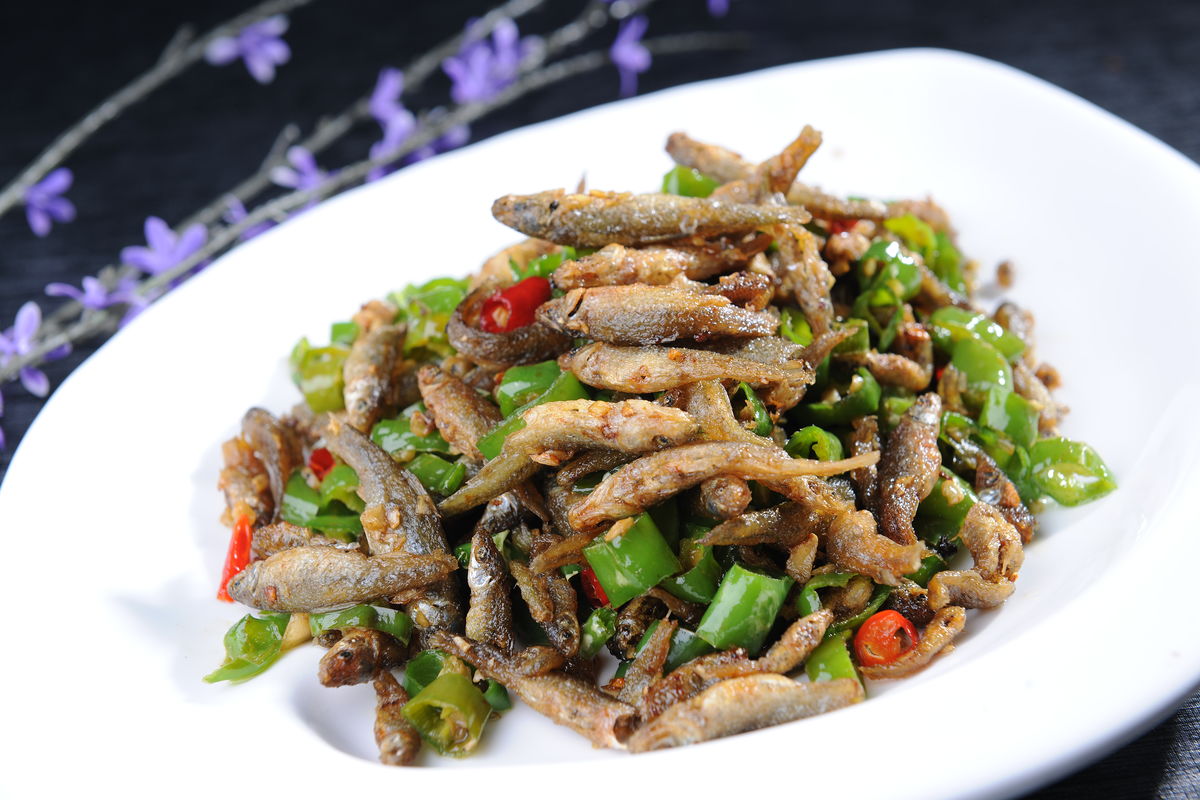 小青椒炒鱼干