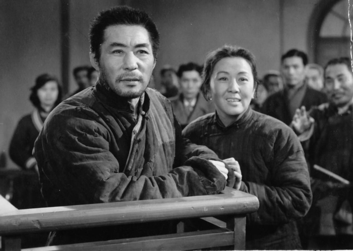 ">上海电影制片厂 /a>摄制于1965年,其主要剧情为:20世纪30年代初