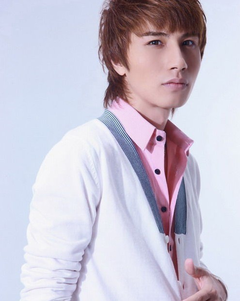  p>李昊瀚,原名山野,李山山,1982年12月8日出生于重庆市,中国内地流行