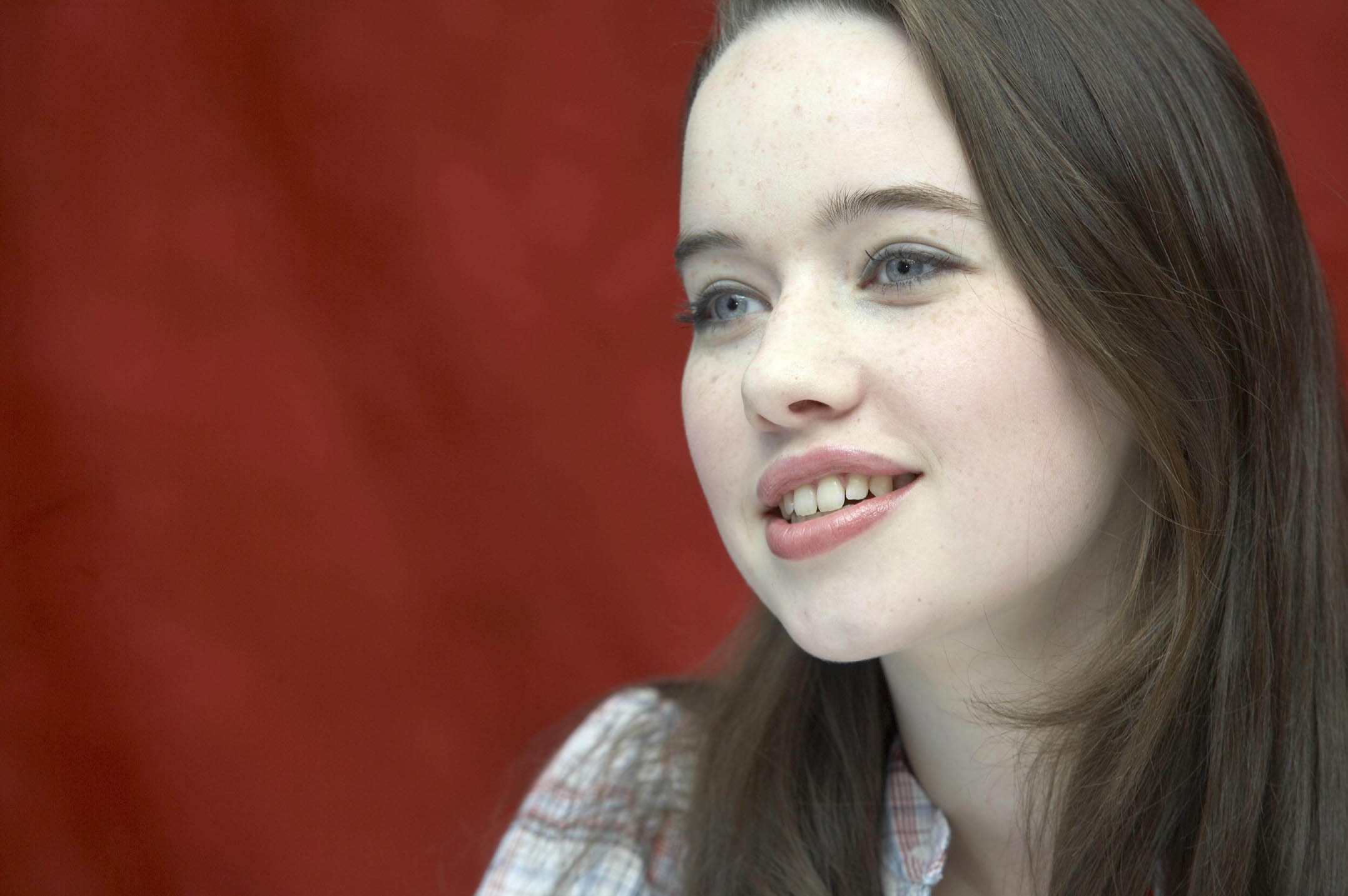  p>安娜·帕波维尔 i>(anna popplewell) /i>,1988年12月16日出生于