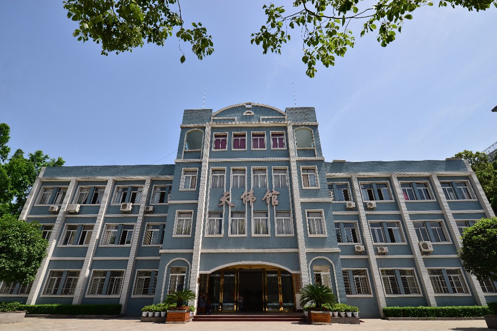 四川省营山中学校