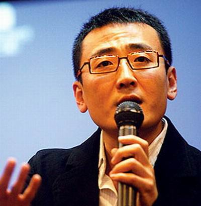 《锵锵三人行》是 a target="_blank" href="/item/凤凰卫视/644931"