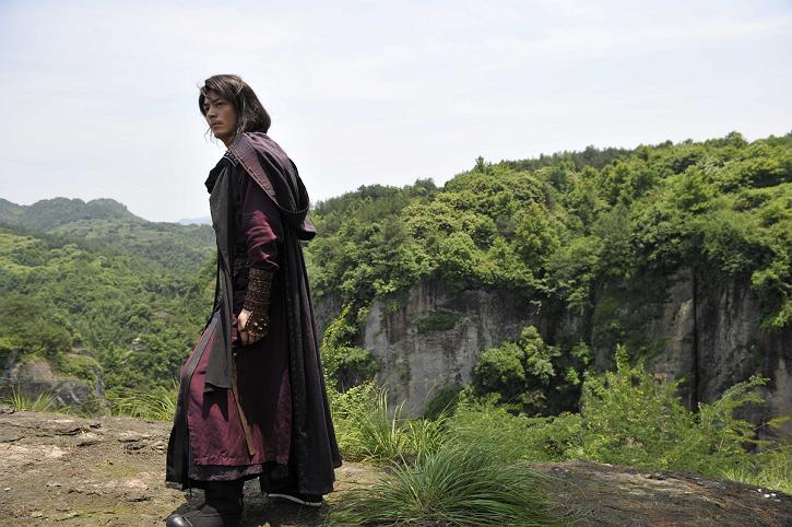  p>《怪侠一枝梅》是由 a target="_blank" href="/item/唐人电影国际