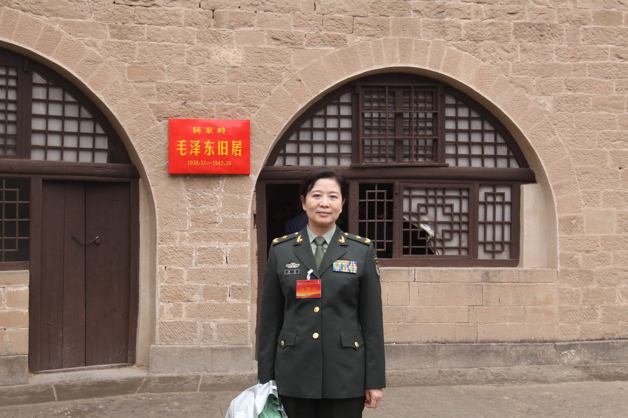 64">杨杨,女,解放军后勤指挥学院政治部主任,硕士研究生学历,少将军衔