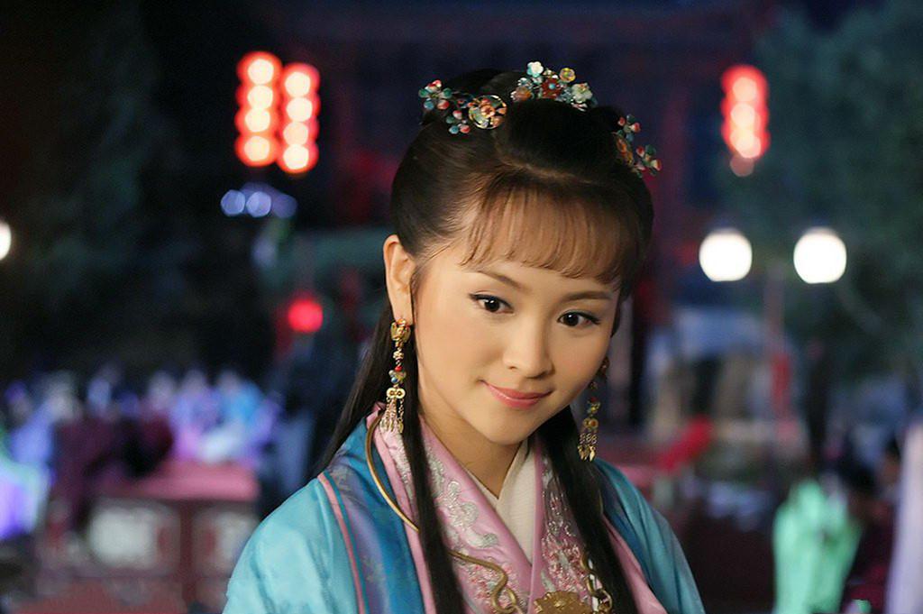  p>邓莎,1985年12月8日出生于湖南株洲,中国内地女演员.