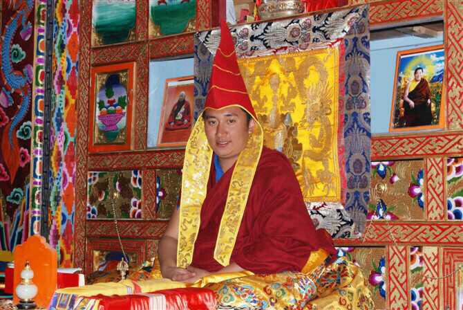  /p> p>三岁被尊贵的益智文甲仁波切认定为邬金蒋杨智美活佛的转世灵