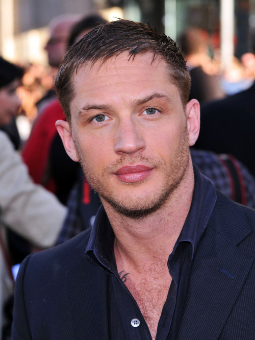  p>汤姆·哈迪(tom hardy),1977年9月15日出生于英国伦敦哈默史密斯