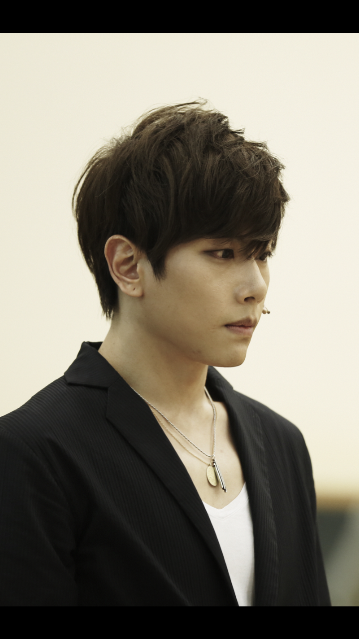  p>朴孝信(park hyo shin),韩国著名男歌手.