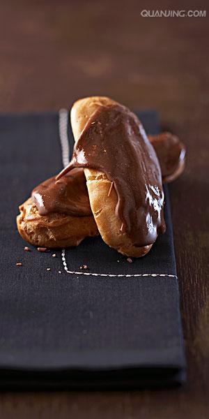  p>泡芙(puff)是一种源自意大利的甜食.