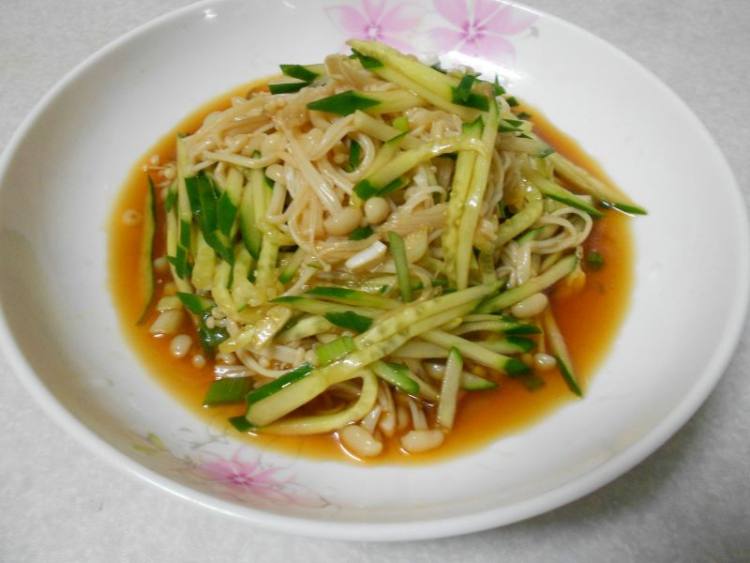 金针菇凉拌黄瓜