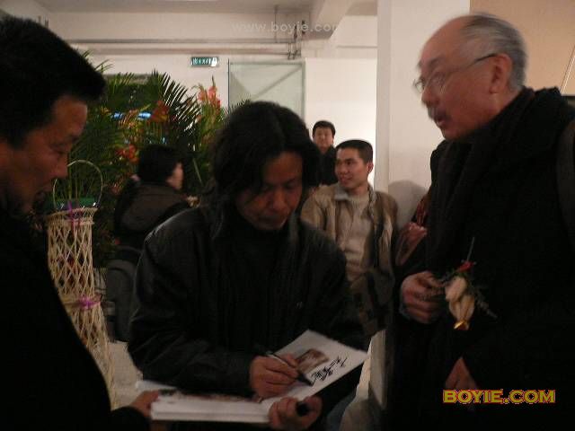  p>何纬仁,1943年生于广西柳州,著名书画家,是在国内少有的集油画