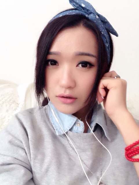 大陆女歌手 a target="_blank" href="/item/庄心妍">庄心妍 /a>演唱