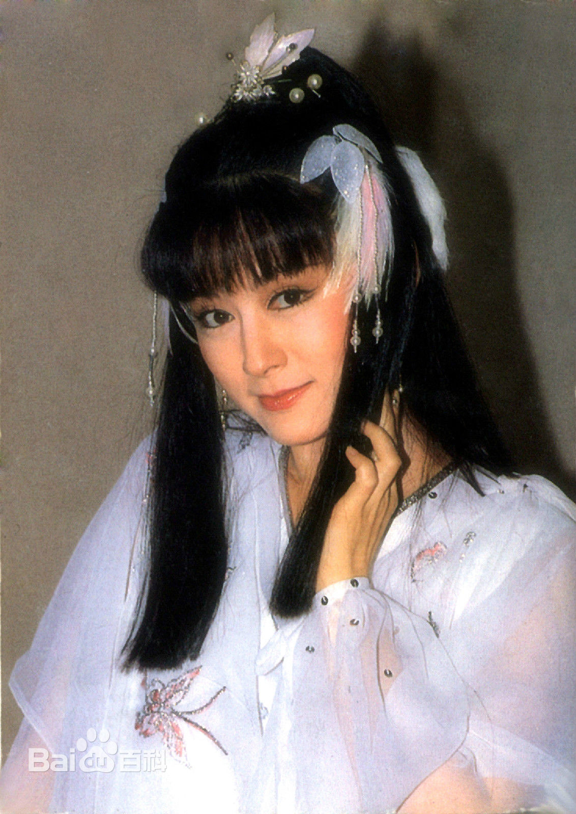  p>潘迎紫(angela),1949年6月5日出生于江苏省苏州市,华语影视女演员.