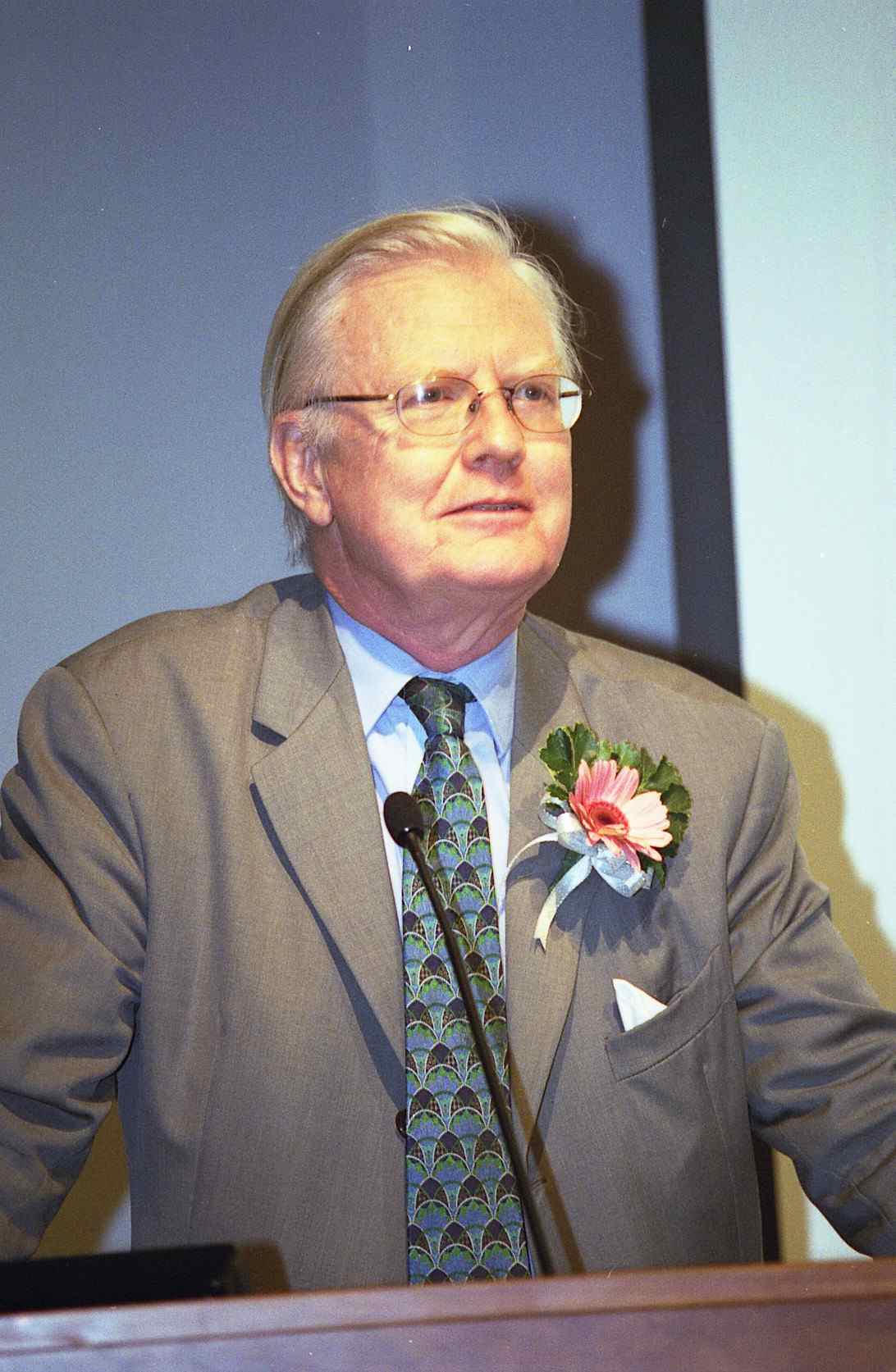  p>詹姆斯·莫里斯(james mirrlees),1936年7月生于 a target="_blank
