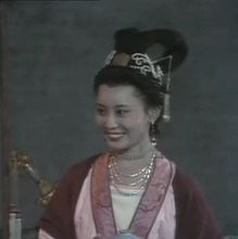 作为演员,曾经拍摄过的电影:《飞魂刑警》 (1992),《红楼梦》-第6部