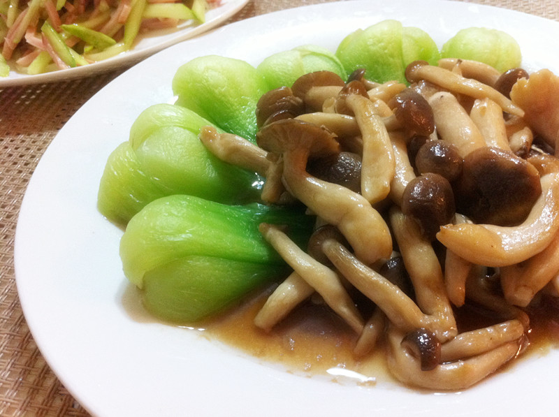 蟹味菇炒小油菜