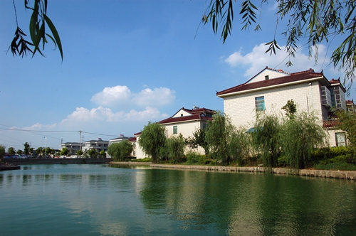  p>塘桥镇东邻苏通长江大桥,南沿沿江高速公路,西接锡通高速,苏虞张一