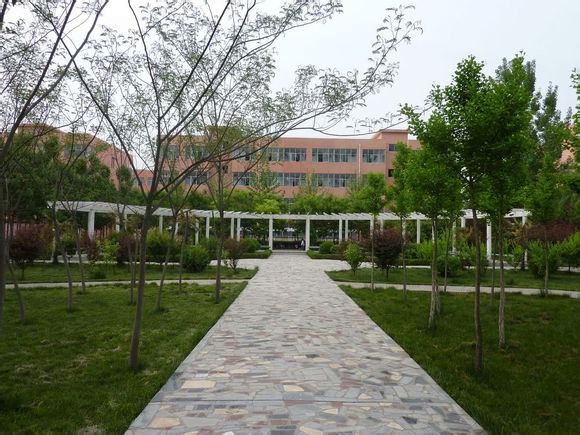 河南省洛宁县第一高级中学