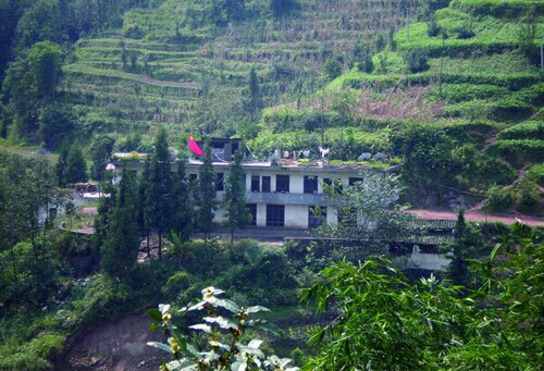  p>云南省昭通彝良县角奎镇花桥行政村凉风自然村,属于半山区.