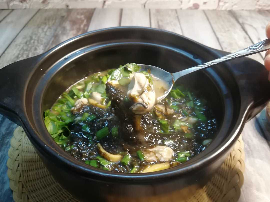  p>紫菜海蛎豆腐煲是一道以紫菜, a href="#">海蛎 /a>,地瓜粉,内酯