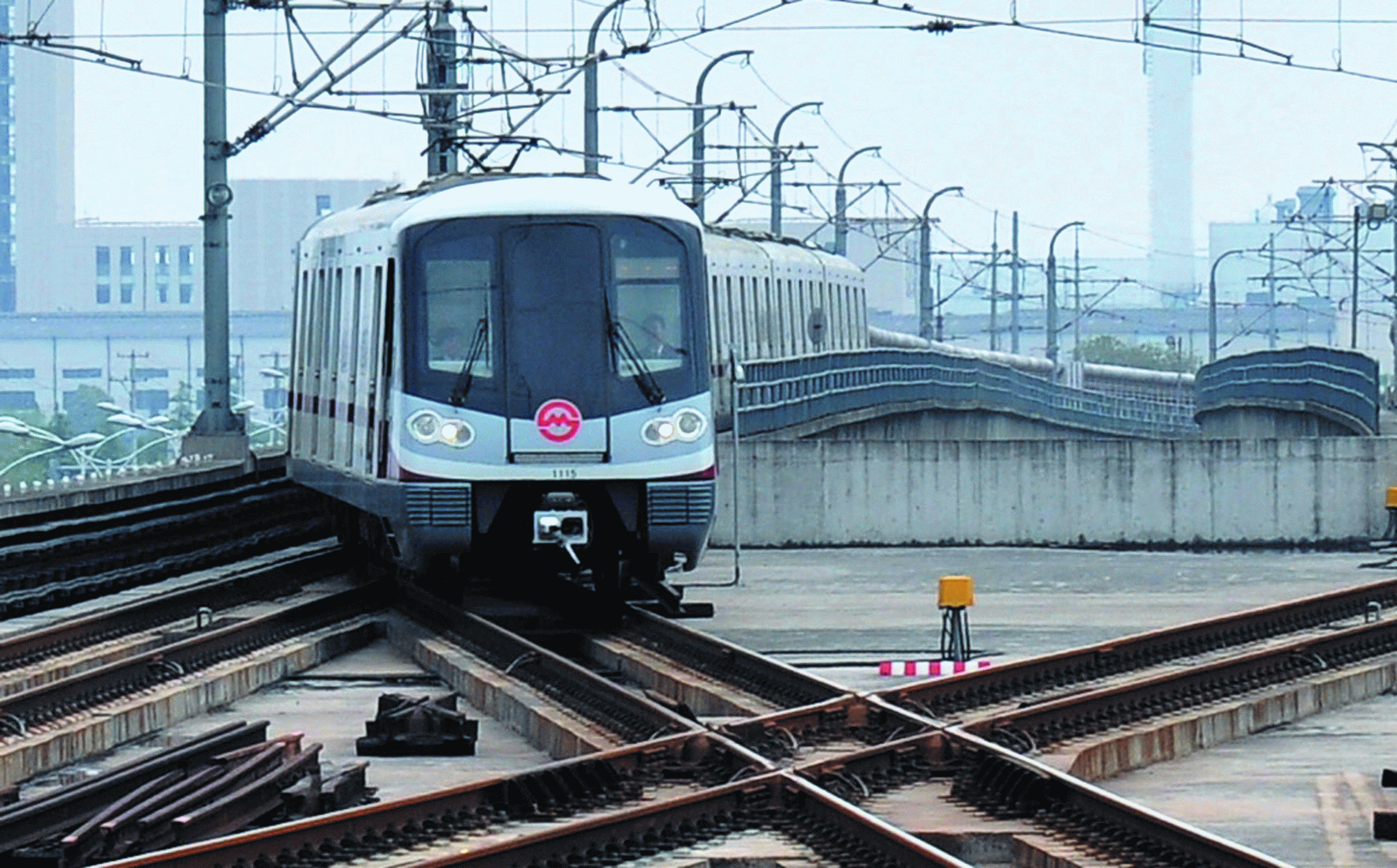 上海轨道交通ac16型电动列车