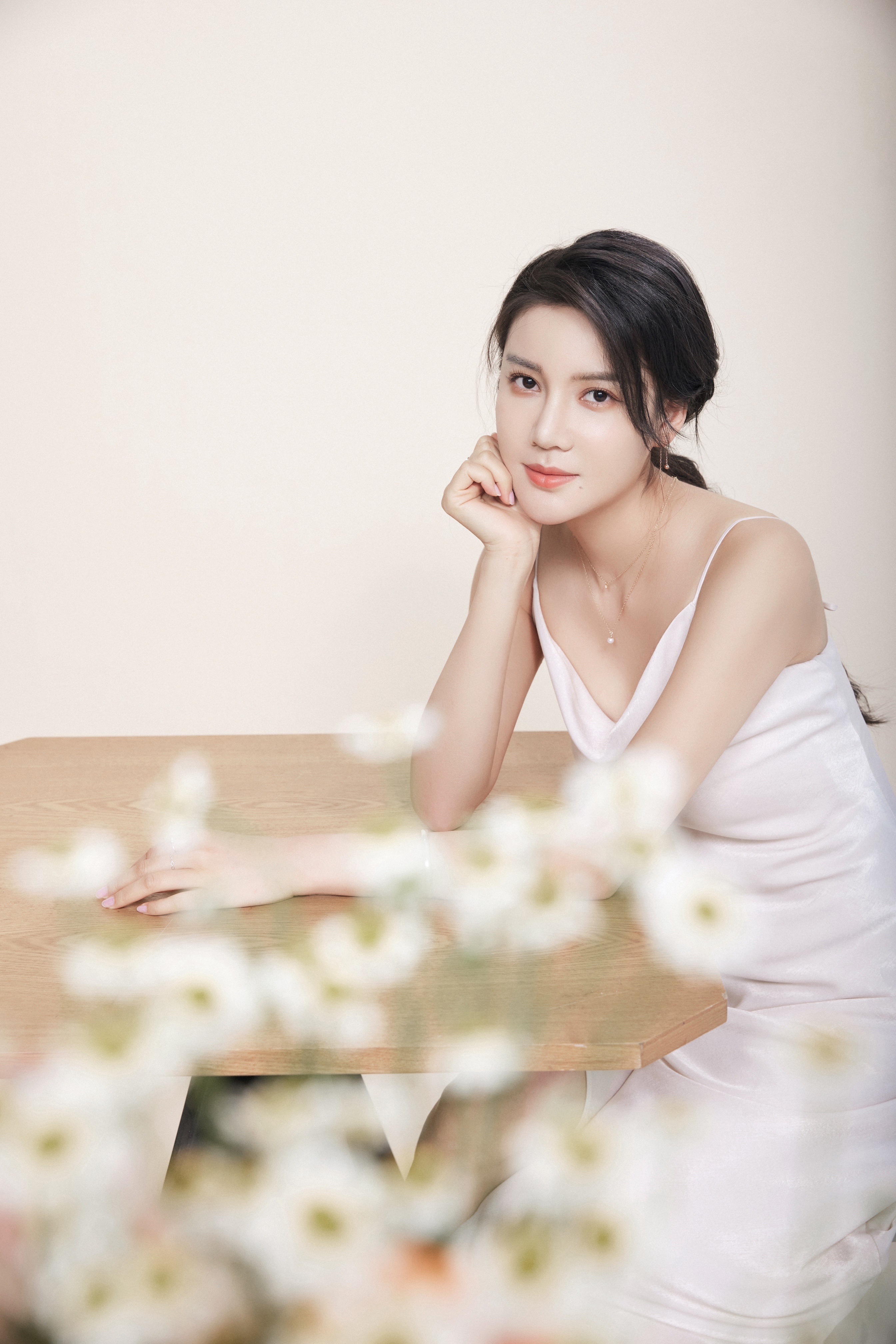  p data-id="gnwir0qm9a">刘凌菱,演员.