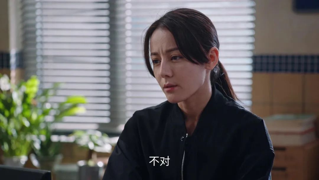央视力挺的90花顶流，被骂惨了_百科TA说