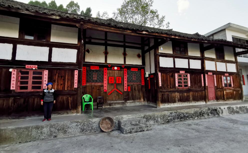  p>苗寨村位于 a target="_blank" href="/item/开阳县/8778880" data