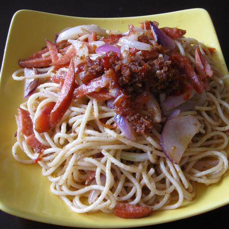 火腿沙茶酱意大利面