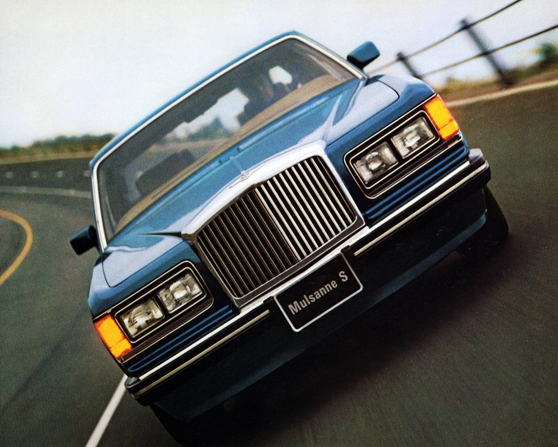  p>宾利慕尚是英国宾利汽车旗下的的豪华轿车,第一代车型于1980年推出