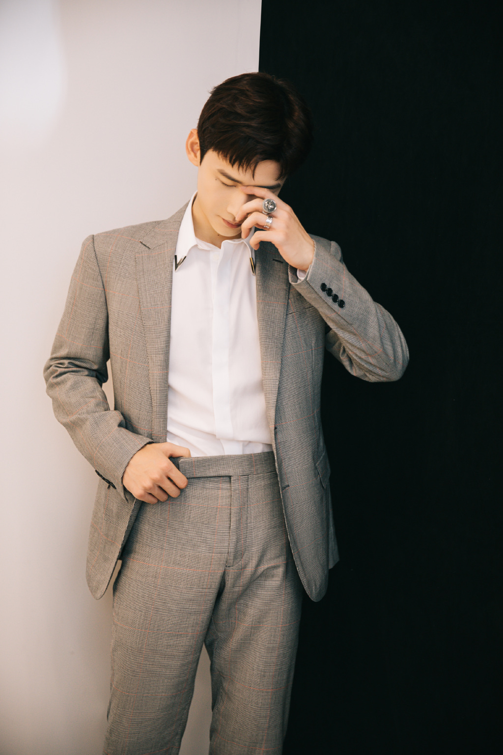  p>白敬亭,1993年10月15日出生于北京市怀柔区,中国内地男演员,毕业于