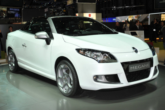 2011款雷诺梅甘娜cc硬顶敞篷2.ol时尚导航版