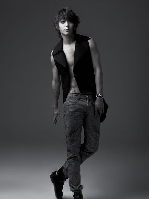  p>金显祐 i>(kim hyun woo) /i>,1985年1月18日出生于韩国,艺名显祐