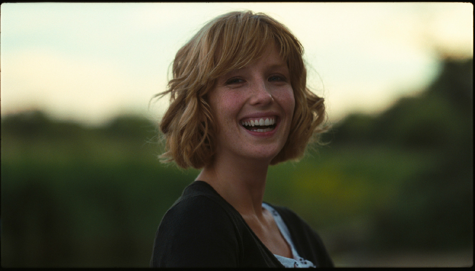  p>《伊甸湖》是韦恩斯坦国际影业公司发行的惊悚片,由 a href="#"