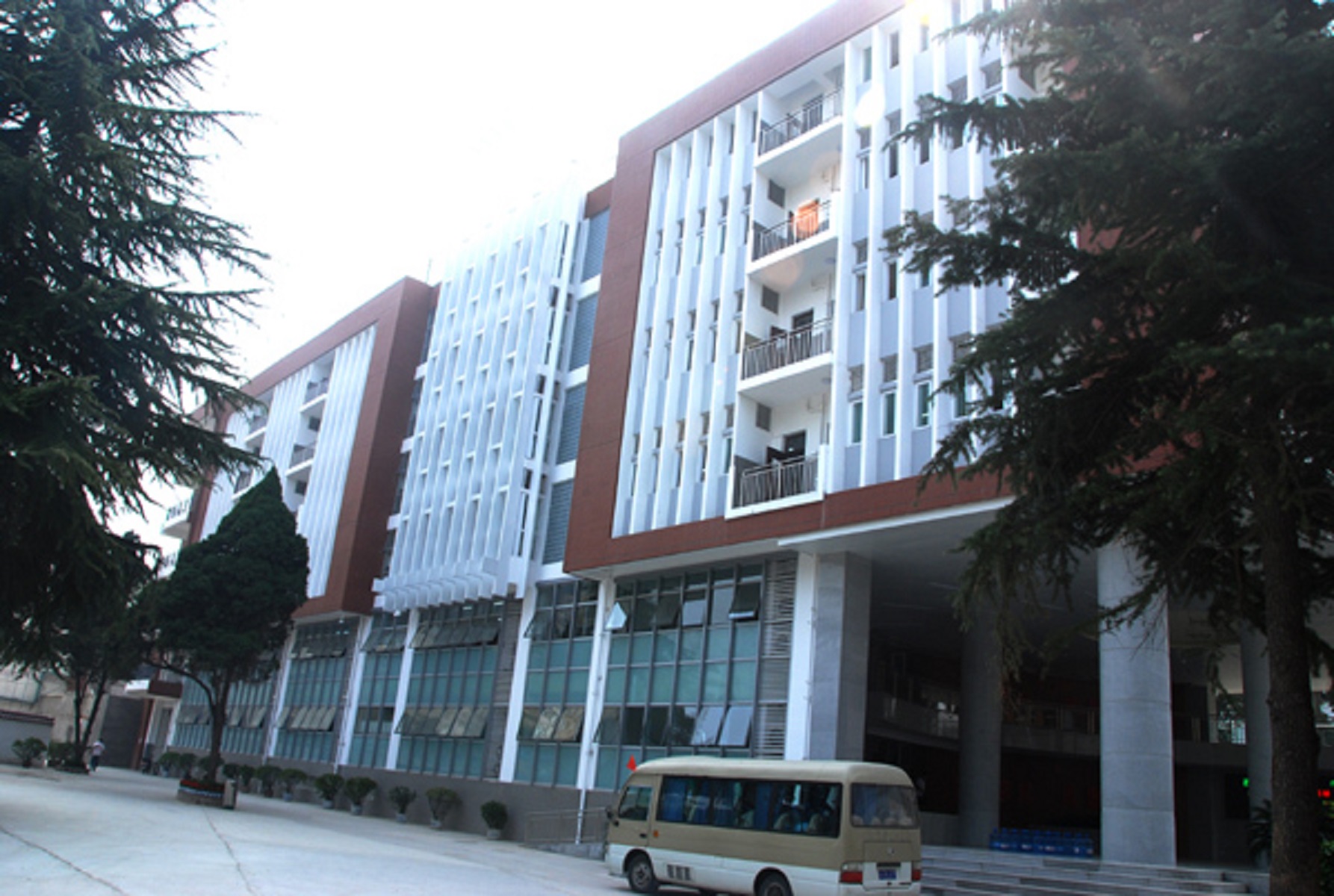 西安市铁一中学