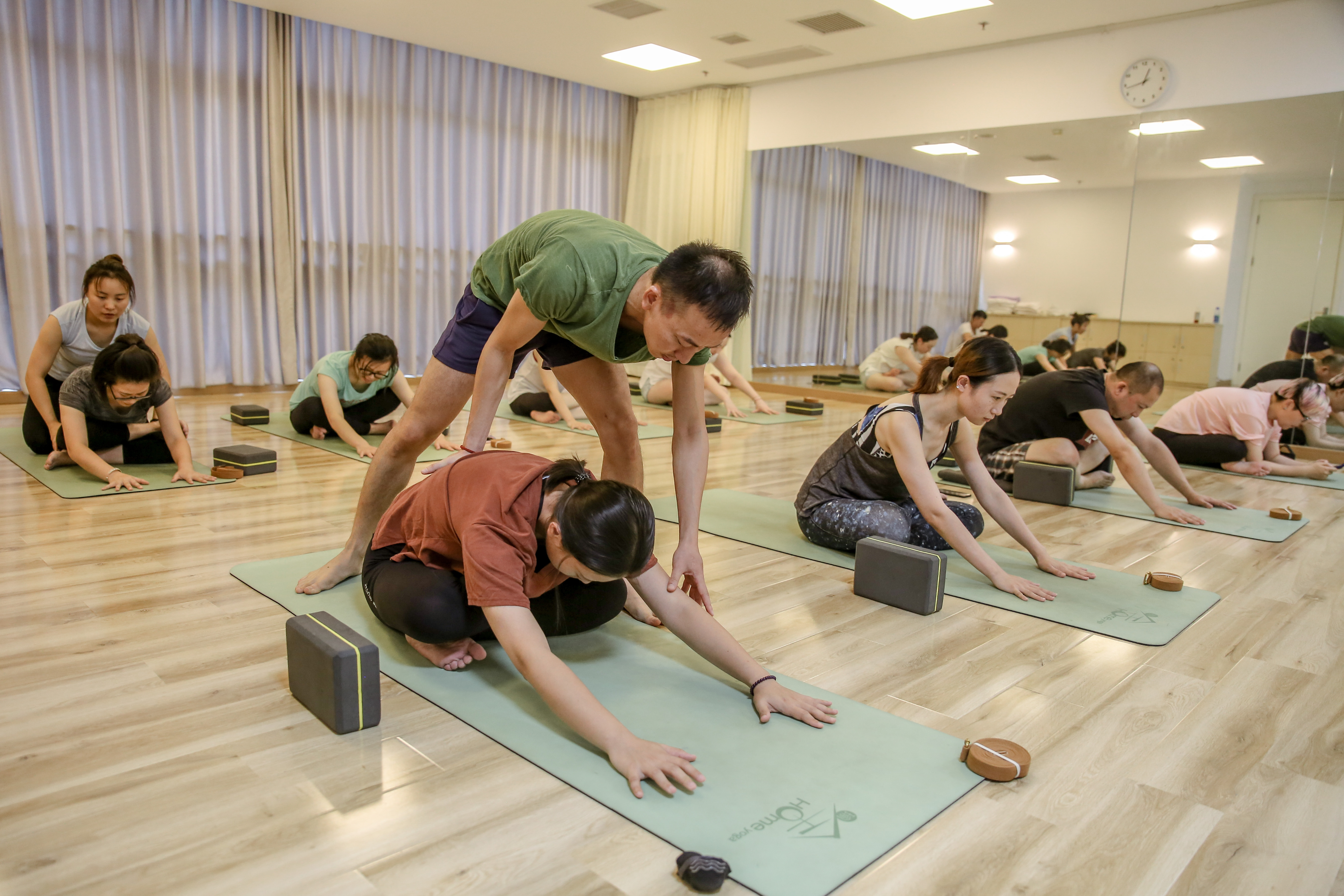 data-lemmaid="115154">瑜伽 /a>教室成立于2009年,一直专注于小班制