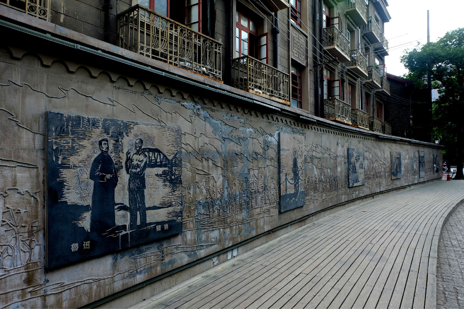  p>多伦路,原名窦乐安路,始筑于清宣统三年(1911年),位于上海市虹口区