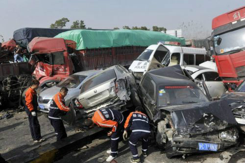 11.21安徽高速多车相撞事故