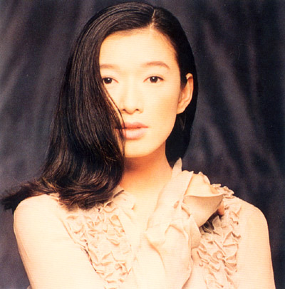  p>赵咏华,1967年5月19日出生于台湾,中国台湾女歌手,影视演员.