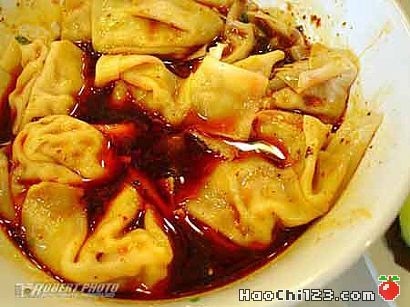  p>红油抄手是四川和重庆的地方 a target="_blank" href="/item/特色