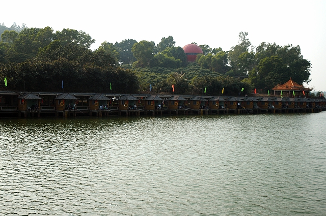 >西丽湖度假村隶属 a target="_blank" href="/item/深圳市/11044365"