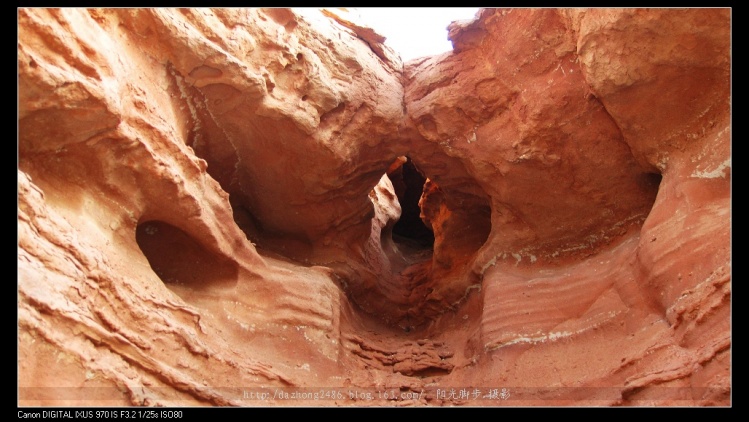 敖伦布拉格大峡谷